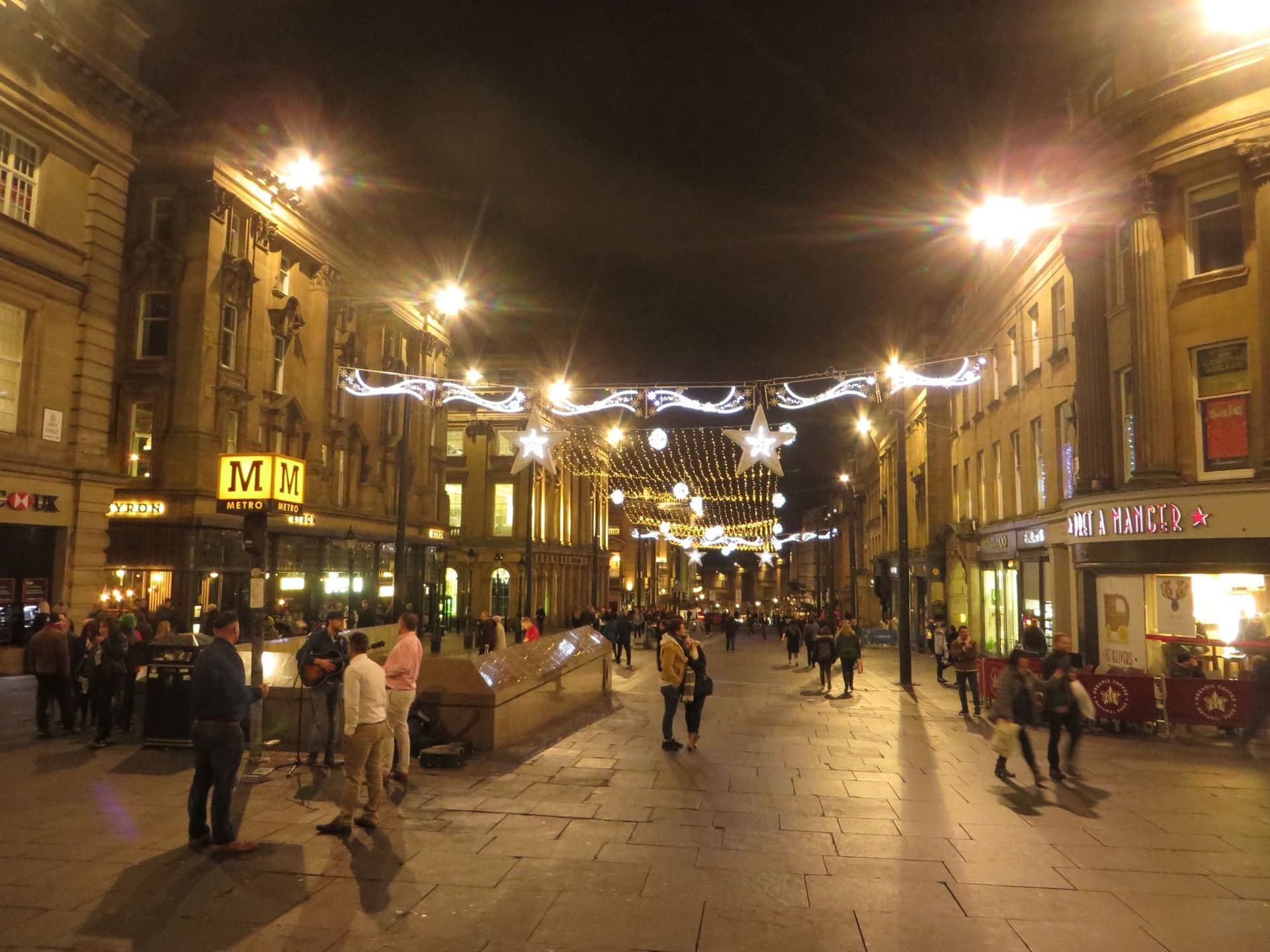 The top of Grey Street, Newcastle upon Tyne - geograph.org.uk - 5633227